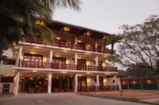 Wunderbar Beach Hotel Hoteles en Bentota