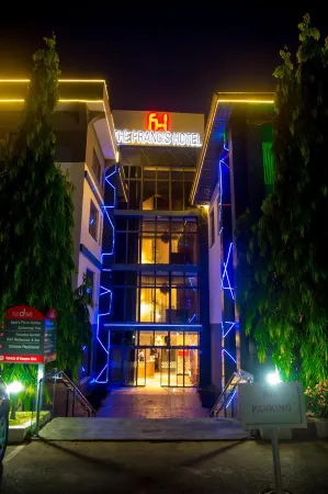 The Francis Hotel Отели рядом с достопримечательностью «Nike Art Gallery, Abuja»