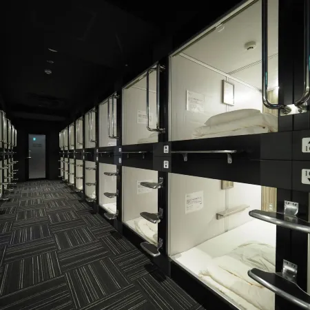 Leo YU Capsule Hotel Nishifunabashi
