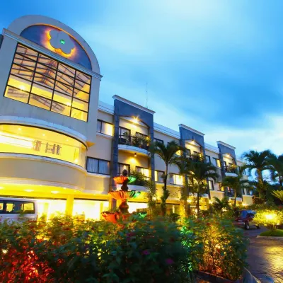 Hotel Fleuris プラザ クアルテル周辺のホテル