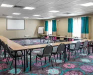 컴퍼트 인 앤드 스위트 산 마르코스