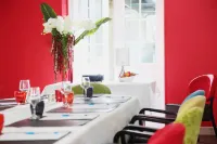 Les Canisses Hotel di Vezillon