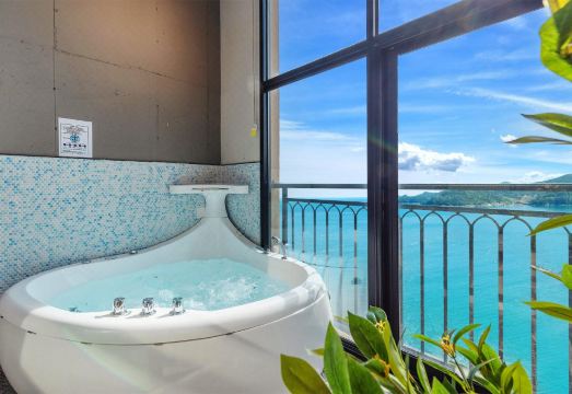 옐로우서브마린 스파&온수풀펜션 이미지