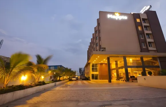 浦那楓葉阿德哈瓦里酉酒店