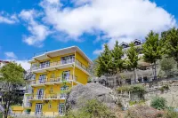 Young Monk Hostel & Cafe Dharamkot