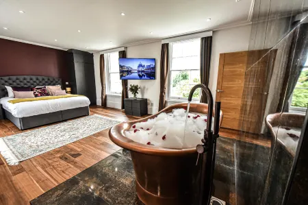 Victoria Colonnade Aparthotel