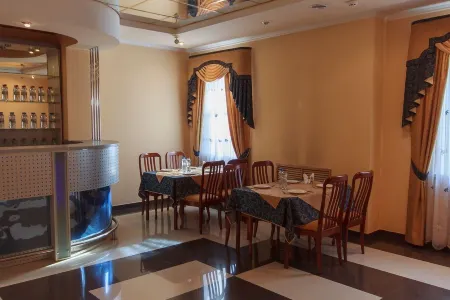 Парк отель Аристократъ Отели рядом с достопримечательностью «Сияние»