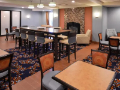 Hampton Inn Utica Hotels in Utica