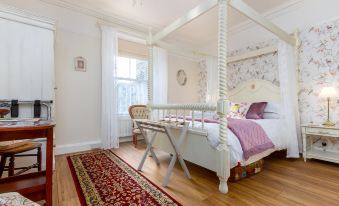 Puddle Duck Lodge – Adults Only