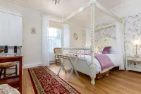 Puddle Duck Lodge – Adults Only