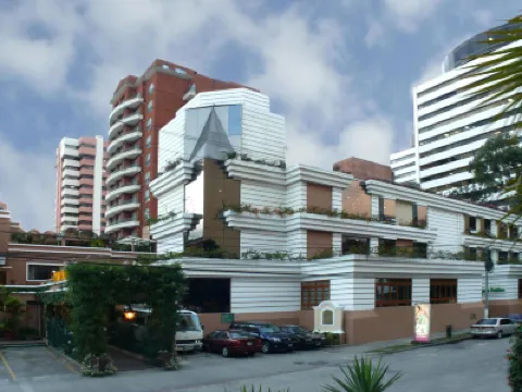 Best Western Plus Hotel Stofella Hotel berhampiran Museo Popol Vuh