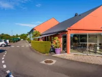 Campanile NATURE - Dijon Est Saint-Apollinaire Hotels near Gresilles Tramway Station