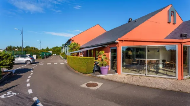 Campanile NATURE - Dijon Est Saint-Apollinaire Hotels in Saint-Apollinaire