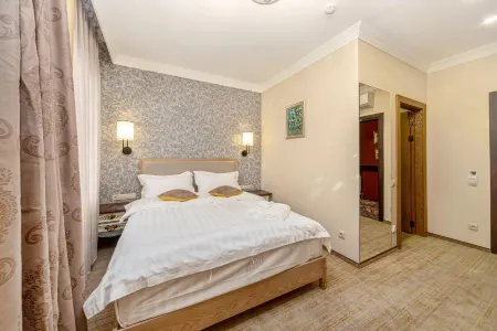 Gansdorf Hotel (Гансдорф Отель) Отели рядом с достопримечательностью «Памятник бездомной собаке»