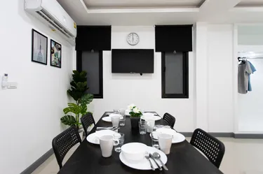 รูปภาพของสตูดิโอ อพาร์ตเมนต์ 1 ห้องน้ำส่วนตัว ขนาด 42 ตร.ม. – สาทร