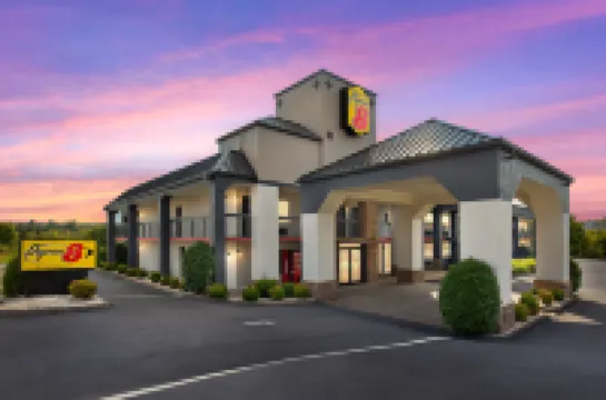 Super 8 by Wyndham Bulls Gap Greeneville Area