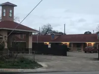 SouthTown S.A. Inn Hotels near Centeno Park