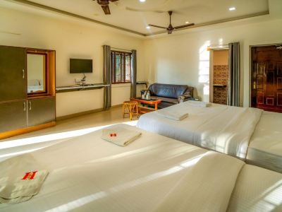 Hare Rama Hare Krishna - Eesha Hotel