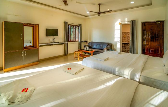 Hare Rama Hare Krishna - Eesha Hotel