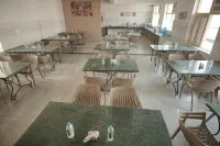 靠近ISKCON的施里塔庫爾吉尼克坦 - 露台