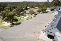 Clare Valley Motel - parking