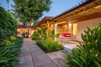 PinkPrivate Sanur - for Cool Adults Only - Bed and breakfasts