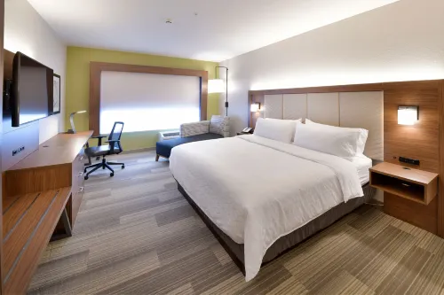 Holiday Inn Express & Suites Millersburg Hotels in Millersburg