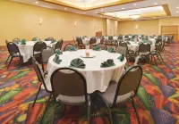 DoubleTree by Hilton Austin - breakfast