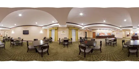 Holiday Inn Express & Suites Newport