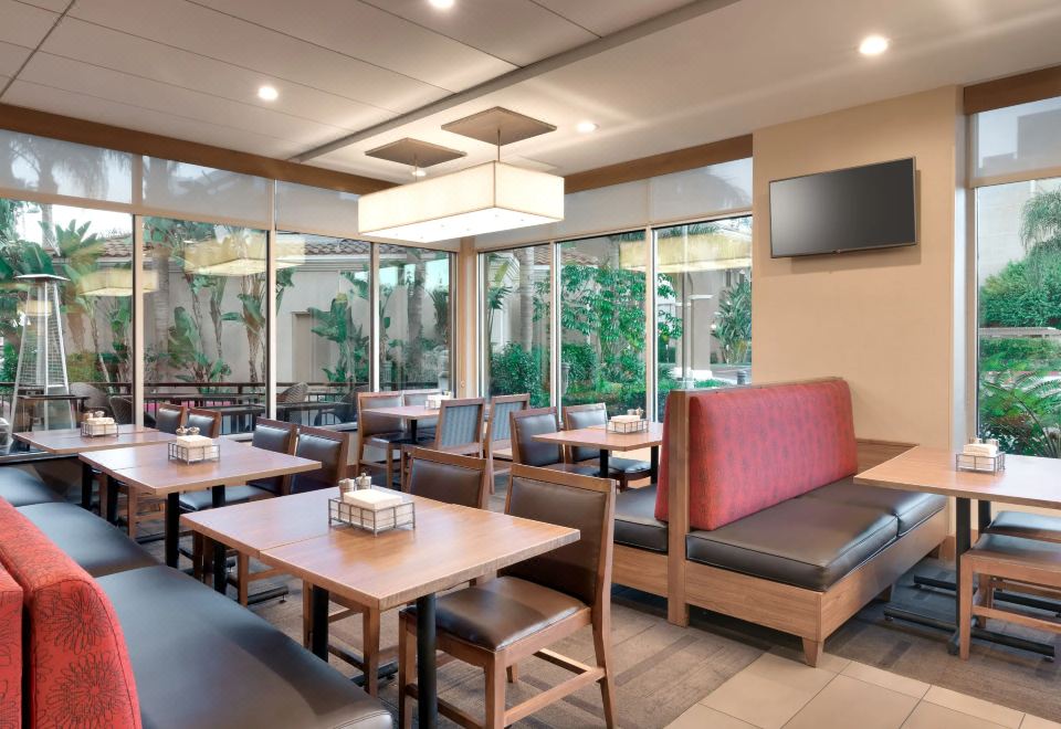 1. 하얏트 플레이스..