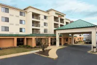 Courtyard Harrisonburg Hotels near Office of Student Accountability and Restorative Practices
