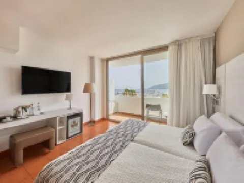 Hotel Tres Torres Hotels in Santa Eularia des Riu