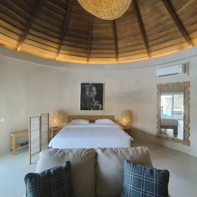 Villa Suerte Hotels near Bandengan Beach