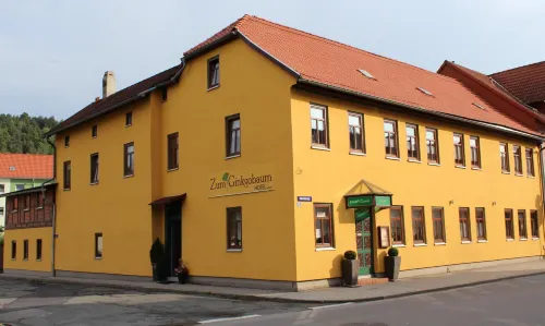 Zum Ginkgobaum - parking