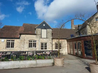 Bear and Ragged Staff Hotels in Vale of White Horse District