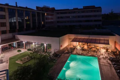Best Western le Galice Aix Centre-Ville Отели рядом с достопримечательностью «Musee Atelier de Cezanne»