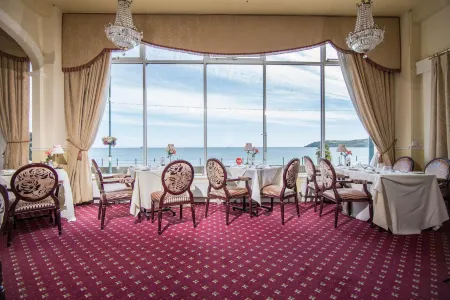 The Queens Hotel Отели рядом с достопримечательностью «Penlee House Gallery & Museum»