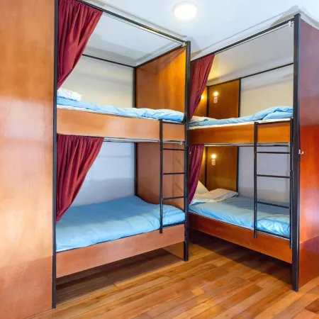 Granada Hostel Отели рядом с достопримечательностью «Carmen Theatre»