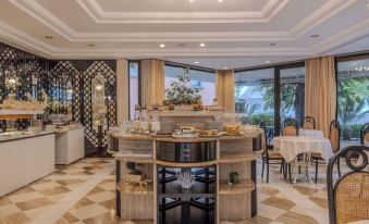 Hotel President - Vintage Hotel in Centro