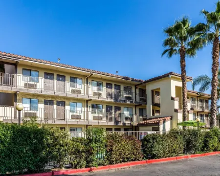 Hillstone Inn Tulare, Ascend Hotel Collection Hotels in Tulare