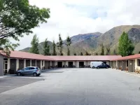 Sierra Motel and Apartments Hotels in Omarama