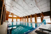 Romanov les Eco Hotel - parkir