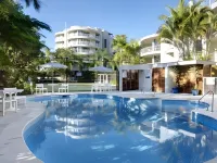 Noosa Pacific Resort - Beach