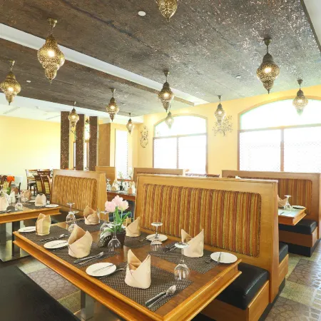 Mughal Suites Отели рядом с достопримечательностью «Торговый центр Al Manar»