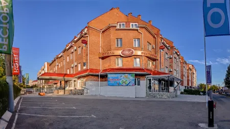 Cronwell Ника Центр (Кронвелл Ника Центр)