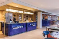 Hampton by Hilton Lyon  Airport Hotels in Colombier-Saugnieu