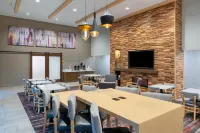 La Quinta Inn & Suites by Wyndham Perry