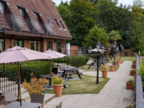 Lakeside International Hotel Hotels in Camberley