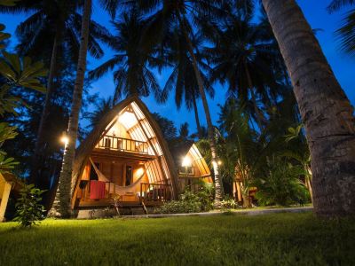 Island View Bar & Bungalow