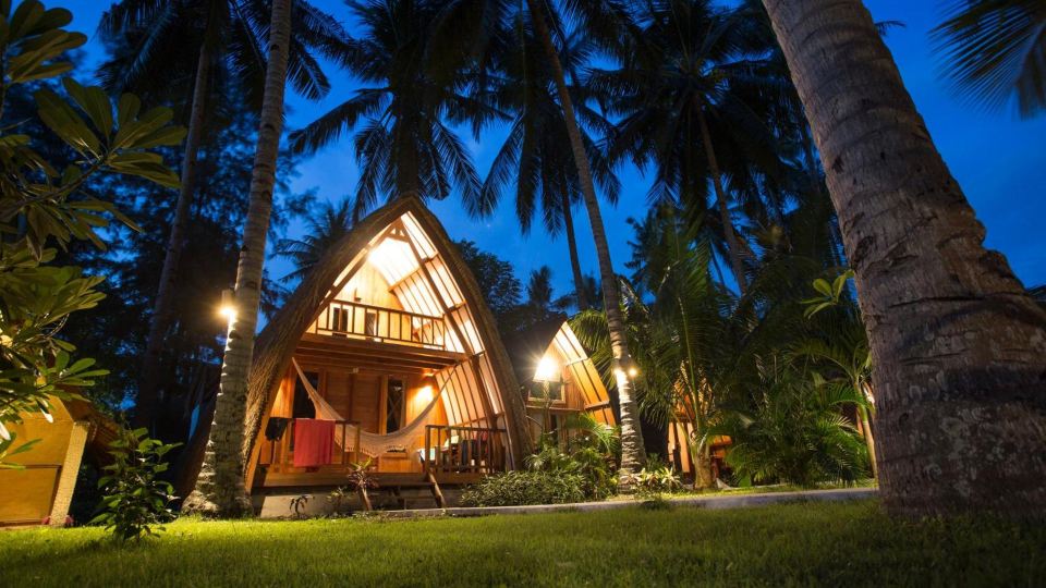 Island View Bar & Bungalow